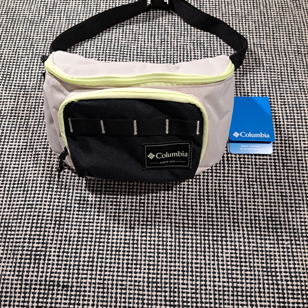 Columbia Women's Two-Tone Black and Light Beige Waist Pack